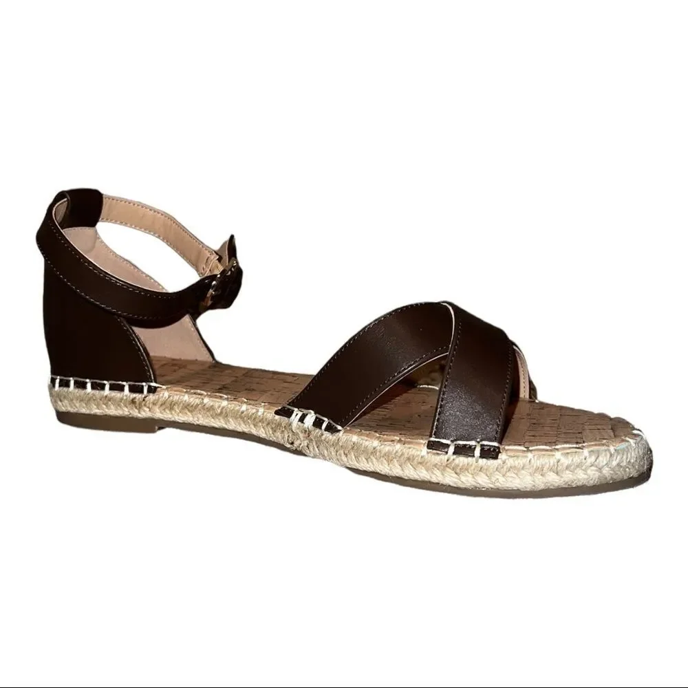 Journee Collection Womens Lyddia Brown Faux Leather Flat Sandals 10M New